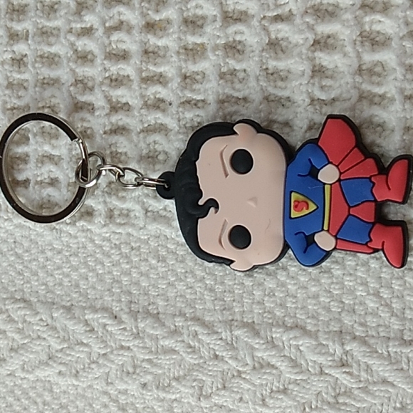 5 Super Heros Key Chains Premium Material & Safe PVC Lot # 9 - Picture 4 of 7